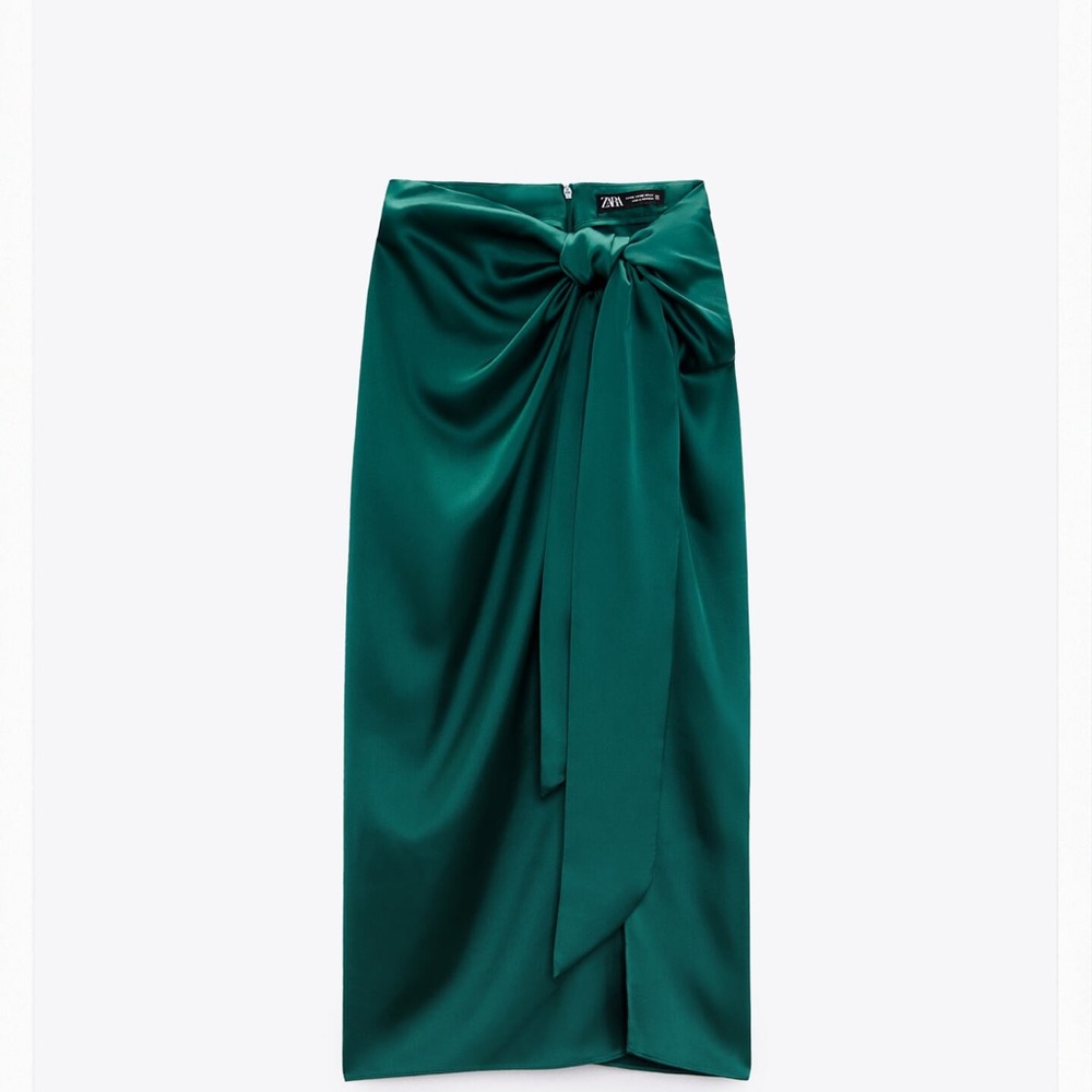 Long satin effect emerald skirt (Zara)